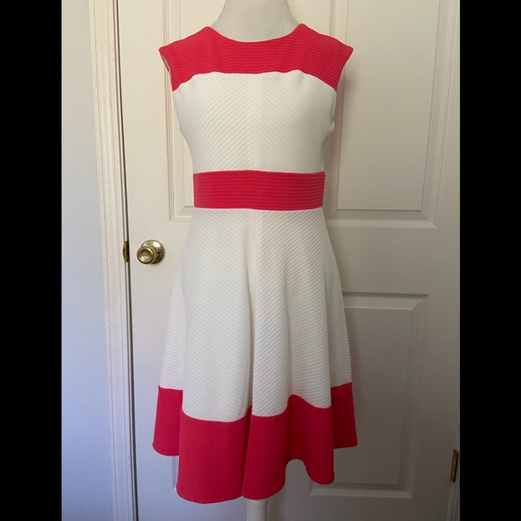 Sandra Darren Dresses & Skirts - 🌺Pretty White/Coral Dress